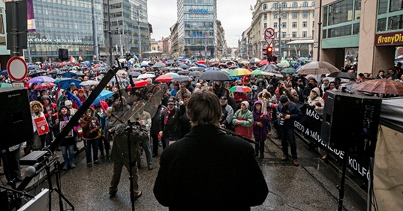 A liberálisok csak a hatalomba akarnak visszamászni