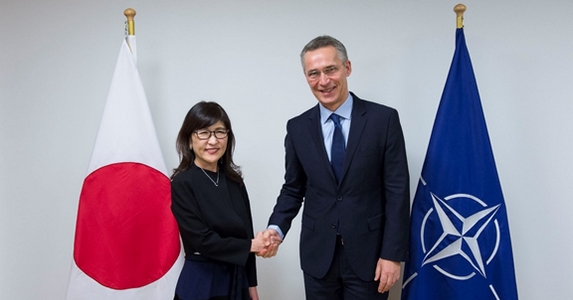 Ki ellen szövetkezik a NATO és Japán?