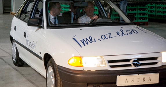 Opel: támogatjuk a gazdagokat, hogy még gazdagabbak legyenek Opel: támogatjuk a gazdagokat, hogy még gazdagabbak legyenek