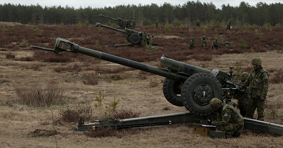 NATO-ágyuk az orosz határ közelében