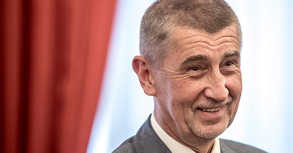 Babis kiáll a magyar kormány mellett