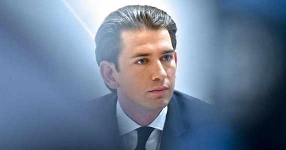 Kurz beszáll az „orosz kém” bizniszbe